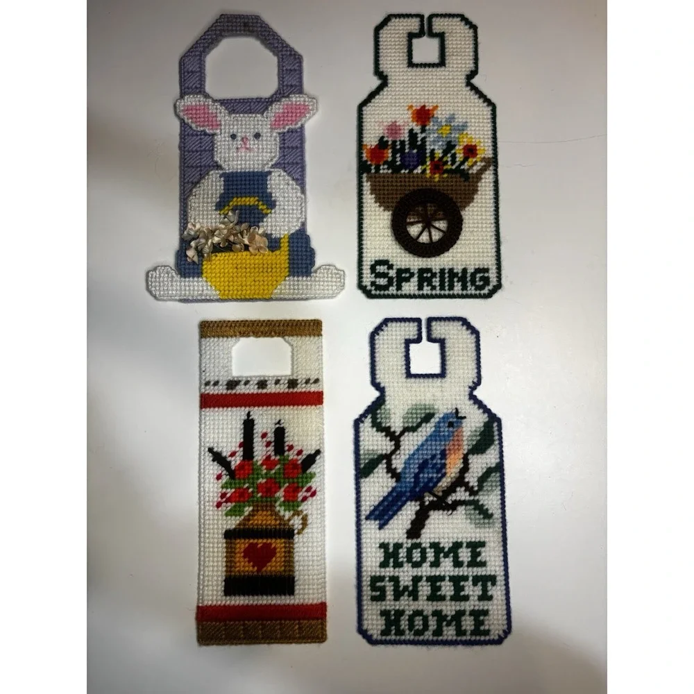 4‎ Vintage Plastic Canvas Door Hanger Spring Flowers Bunny Flowers Needlepoint